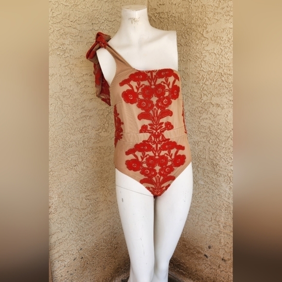 FOR LOVE AND LEMONS ONE SHOULDER TEMECULA BODYSUIT‎ - Picture 6 of 7